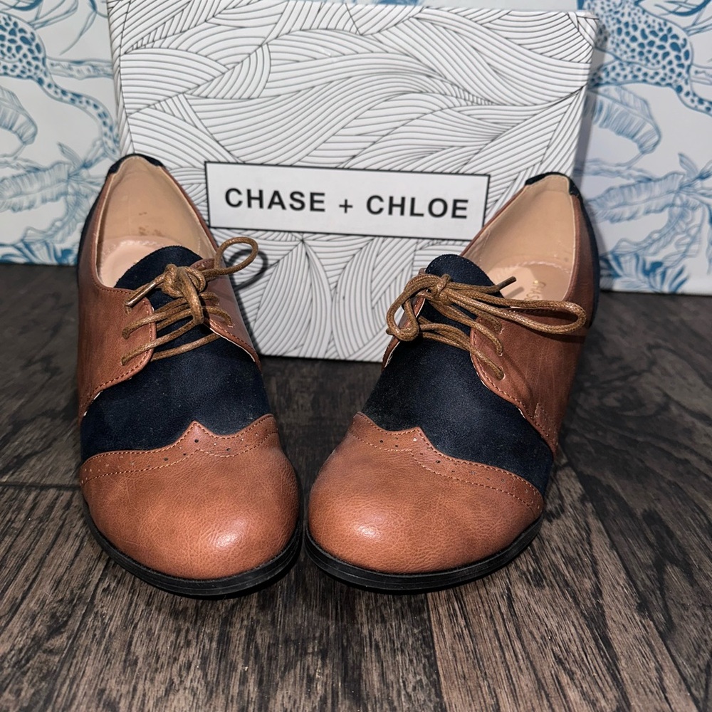 Chase + Chloe Women's Tan and Black Loafers